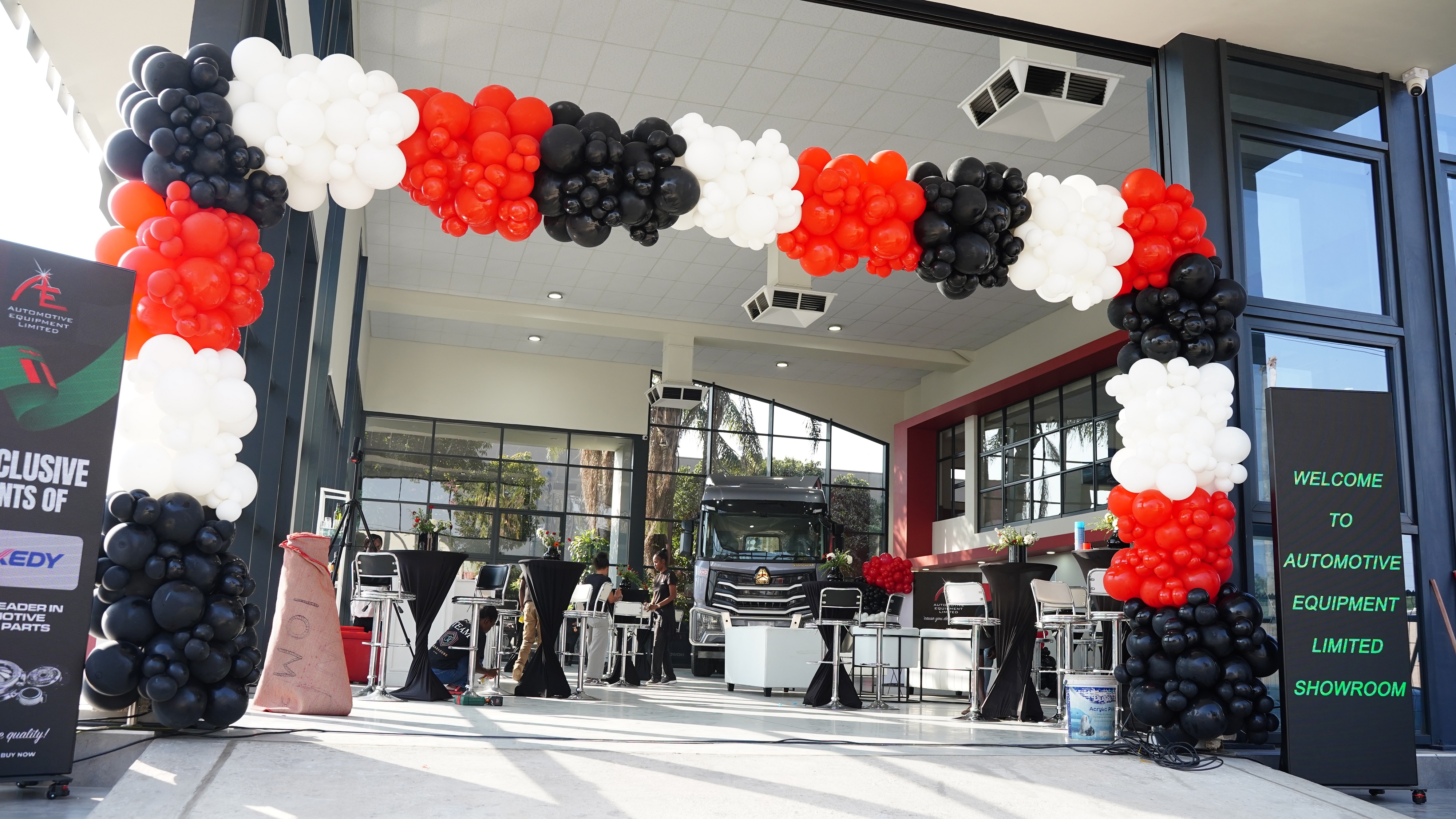 中国重汽在赞比亚举办新店开业及HOWO-MAX新品推介活动