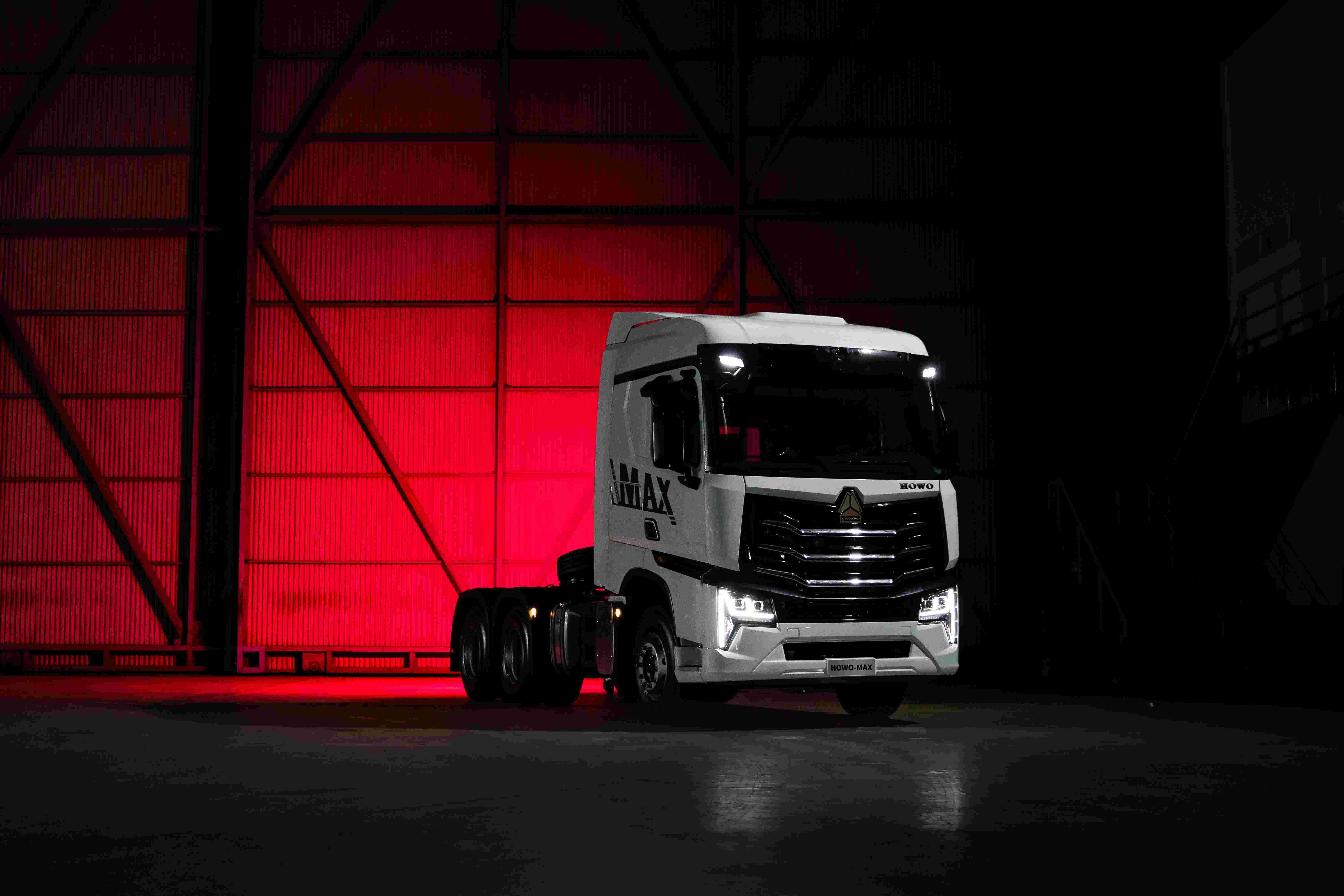 HOWO-MAX 6x4 tractor (14)